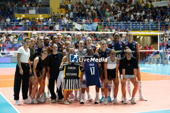 2023-08-22 - Team Italy and some of the Juventus women players during the CEV EuroVolley 2023 match between the national teams of Romania and Bulgaria, on 22 August 2023 at pala Giani Asti Turin Italy. Photo Nderim KACELI - CEV EUROVOLLEY 2023 - WOMEN - ITALY VS BOSNIA & HERZEGOVINA - INTERNATIONALS - VOLLEYBALL