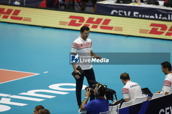 2023-08-23 - Ferhat Akbar head coach of Croatia during the CEV EuroVolley 2023 match between the national teams of Italy and Croatia, on 23 August 2023 at pala Giani Asti Turin Italy. Photo Nderim KACELI - CEV EUROVOLLEY 2023 - WOMEN - ITALY VS CROATIA - INTERNATIONALS - VOLLEYBALL
