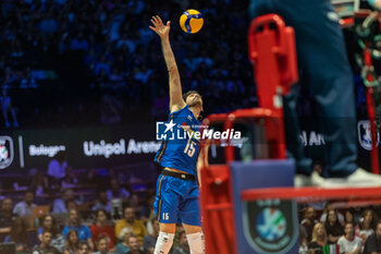 2023-08-28 - LAVIA Daniele (Italy) at service during the CEV EuroVolley 2023 men Final Round Pool A, match between Italy and Belgium at Unipol Arena Bologna, Italy, on August 28, 2023 - CEV EUROVOLLEY 2023 - MEN - BELGIUM VS ITALY - INTERNATIONALS - VOLLEYBALL