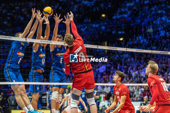 2023-08-28 - DEROO Sam (Belgium) during the CEV EuroVolley 2023 men Final Round Pool A, match between Italy and Belgium at Unipol Arena Bologna, Italy, on August 28, 2023 - CEV EUROVOLLEY 2023 - MEN - BELGIUM VS ITALY - INTERNATIONALS - VOLLEYBALL