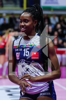 2023-01-07 - Sylvia Nwakalor #15 of Il Bisonte Firenze smiling during Volley Serie A women 2022/23 volleyball match between UYBA Unet E-Work Busto Arsizio and Il Bisonte Firenze at E-Work Arena, Busto Arsizio, Italy on January 07, 2023 - E-WORK BUSTO ARSIZIO VS IL BISONTE FIRENZE - SERIE A1 WOMEN - VOLLEYBALL