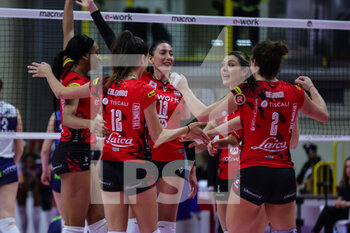 2023-01-07 - Rossella Olivotto #13 of UYBA Unet E-Work Busto Arsizio celebrates with her teammates during Volley Serie A women 2022/23 volleyball match between UYBA Unet E-Work Busto Arsizio and Il Bisonte Firenze at E-Work Arena, Busto Arsizio, Italy on January 07, 2023 - E-WORK BUSTO ARSIZIO VS IL BISONTE FIRENZE - SERIE A1 WOMEN - VOLLEYBALL