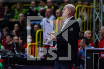 2023-01-07 - Carlo Parisi Head Coach of Il Bisonte Firenze gestures during Volley Serie A women 2022/23 volleyball match between UYBA Unet E-Work Busto Arsizio and Il Bisonte Firenze at E-Work Arena, Busto Arsizio, Italy on January 07, 2023 - E-WORK BUSTO ARSIZIO VS IL BISONTE FIRENZE - SERIE A1 WOMEN - VOLLEYBALL