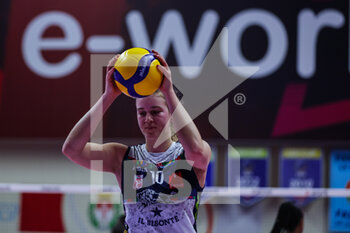2023-01-07 - Jolien Knollema #10 of Il Bisonte Firenze in action during Volley Serie A women 2022/23 volleyball match between UYBA Unet E-Work Busto Arsizio and Il Bisonte Firenze at E-Work Arena, Busto Arsizio, Italy on January 07, 2023 - E-WORK BUSTO ARSIZIO VS IL BISONTE FIRENZE - SERIE A1 WOMEN - VOLLEYBALL