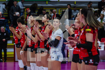 2023-01-07 - Rosamaria Montibeller #7 of UYBA Unet E-Work Busto Arsizio celebrate the victory at the end of the match during Volley Serie A women 2022/23 volleyball match between UYBA Unet E-Work Busto Arsizio and Il Bisonte Firenze at E-Work Arena, Busto Arsizio, Italy on January 07, 2023 - E-WORK BUSTO ARSIZIO VS IL BISONTE FIRENZE - SERIE A1 WOMEN - VOLLEYBALL