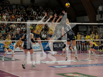 2023-02-05 - Héléna Cazaute during Serie A match between Reale Mutua Fenera Chieri v Imoco Volley in Chieri (To), on February 5, 2022 - REALE MUTUA FENERA CHIERI ’76 VS PROSECCO DOC IMOCO CONEGLIANO - SERIE A1 WOMEN - VOLLEYBALL