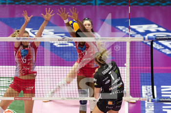 2023-02-04 - Attack of Stephanie Samedy (Perugia Volley) - VERO VOLLEY MILANO VS BARTOCCINI-FORTINFISSI PERUGIA - SERIE A1 WOMEN - VOLLEYBALL