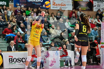 2023-02-05 - Mackenzie
May (Bergamo) - Giada
Cecchetto (Bergamo) - CUNEO GRANDA VOLLEY VS VOLLEY BERGAMO 1991 - SERIE A1 WOMEN - VOLLEYBALL