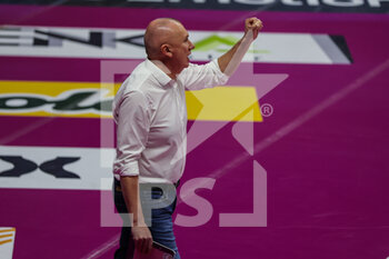 08/03/2023 - Massimo Barbolini Head Coach of Savino del Bene Scandicci reacts during Volley Serie A women 2022/23 volleyball match between UYBA Unet E-Work Busto Arsizio and Savino del Bene Scandicci at E-Work Arena, Busto Arsizio, Italy on March 08, 2023 - E-WORK BUSTO ARSIZIO VS SAVINO DEL BENE SCANDICCI - SERIE A1 FEMMINILE - VOLLEY