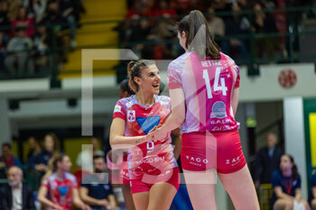 18/03/2023 - Alessia Orro and Dana Rettke (Vero Volley Milano) - VERO VOLLEY MILANO VS CUNEO GRANDA VOLLEY - SERIE A1 FEMMINILE - VOLLEY