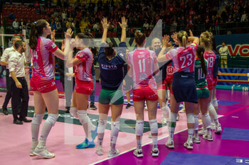 18/03/2023 - Players of Vero Volley Milano celebrate after a match point - VERO VOLLEY MILANO VS CUNEO GRANDA VOLLEY - SERIE A1 FEMMINILE - VOLLEY
