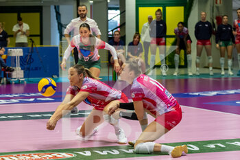 2023-04-01 - Jordan Larson (Vero Volley Milano) on defense - VERO VOLLEY MILANO VS IL BISONTE FIRENZE - SERIE A1 WOMEN - VOLLEYBALL