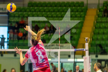 2023-04-01 - Alessia Orro (Vero Volley Milano) at service - VERO VOLLEY MILANO VS IL BISONTE FIRENZE - SERIE A1 WOMEN - VOLLEYBALL
