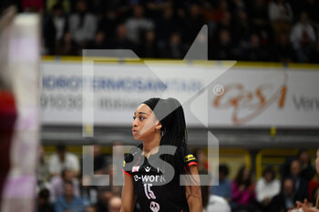 2023-04-08 - Omoruyi Loveth Oghosasere (n.15 E-Work Busto Arsizio) during the Volleyball Italian Serie A Women Championship - -Work Busto Arsizio vs Vero Volley Milano, on Avril 8th, 2023, at E-work Arena, Busto Arsizio, Italy Credit: Tiziano Ballabio - E-WORK BUSTO ARSIZIO VS VERO VOLLEY MILANO - SERIE A1 WOMEN - VOLLEYBALL