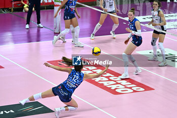 2023-10-08 - Dig of Madison Bugg ( Prosecco Doc Imoco Conegliano ) - PROSECCO DOC IMOCO CONEGLIANO VS ITAS TRENTINO - SERIE A1 WOMEN - VOLLEYBALL