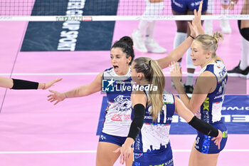 2023-10-08 - Players of Il Bisonte Firenze celebrate - SAVINO DEL BENE SCANDICCI VS IL BISONTE FIRENZE - SERIE A1 WOMEN - VOLLEYBALL