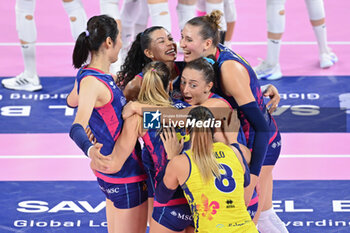 2023-10-08 - Players of Savino Del Bene Scandicci celebrate - SAVINO DEL BENE SCANDICCI VS IL BISONTE FIRENZE - SERIE A1 WOMEN - VOLLEYBALL