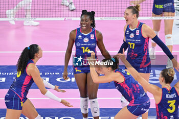 2023-10-08 - Players of Savino Del Bene Scandicci celebrate - SAVINO DEL BENE SCANDICCI VS IL BISONTE FIRENZE - SERIE A1 WOMEN - VOLLEYBALL