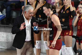 2023-10-22 - Giuseppe Cuccarini and Rose Schwan Courtney Rose of Roma Volley Club during the 3rd round of the Serie A1 Women's Volleyball Championship between Roma Volley Club and UYBA Busto Arsizio on 21 October 2023 at the Palazzetto dello Sport in Rome. - ROMA VOLLEY CLUB VS UYBA VOLLEY BUSTO ARSIZIO - SERIE A1 WOMEN - VOLLEYBALL
