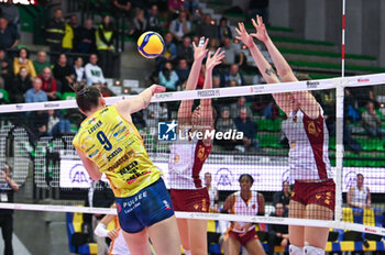 2023-11-22 - Spike of Marina Lubian (Prosecco Doc Imoco Conegliano) - PROSECCO DOC IMOCO CONEGLIANO VS ROMA VOLLEY CLUB - SERIE A1 WOMEN - VOLLEYBALL