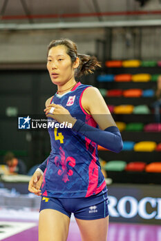 2023-10-29 - Ting Zhu (Savino Del Bene Scandicci) warm up - SAVINO DEL BENE SCANDICCI VS TRASPORTIPESANTI CASALMAGGIORE - SERIE A1 WOMEN - VOLLEYBALL