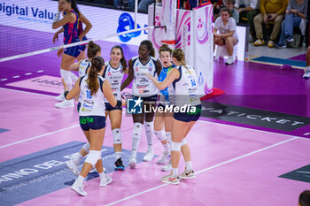 2023-10-29 - Exultation of Trasportipesanti Casalmaggiore's players - SAVINO DEL BENE SCANDICCI VS TRASPORTIPESANTI CASALMAGGIORE - SERIE A1 WOMEN - VOLLEYBALL