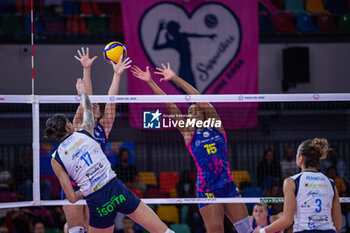 2023-10-29 - Malwina Smarzek (Trasportipesanti Casalmaggiore) vs Haleigh Washington (Savino Del Bene Scandicci) - SAVINO DEL BENE SCANDICCI VS TRASPORTIPESANTI CASALMAGGIORE - SERIE A1 WOMEN - VOLLEYBALL