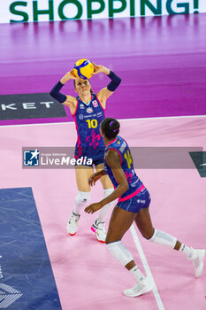 2023-10-29 - Maja Ognjenovic (Savino Del Bene Scandicci) and Linda Nwakalor (Savino Del Bene Scandicci) - SAVINO DEL BENE SCANDICCI VS TRASPORTIPESANTI CASALMAGGIORE - SERIE A1 WOMEN - VOLLEYBALL