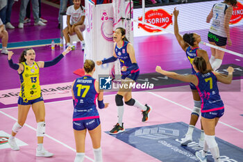 2023-10-29 - Ting Zhu (Savino Del Bene Scandicci) and teammates exultation - SAVINO DEL BENE SCANDICCI VS TRASPORTIPESANTI CASALMAGGIORE - SERIE A1 WOMEN - VOLLEYBALL