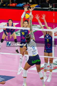 2023-10-29 - Monster block of Ana Carolina da Silva (Savino Del Bene Scandicci) - SAVINO DEL BENE SCANDICCI VS TRASPORTIPESANTI CASALMAGGIORE - SERIE A1 WOMEN - VOLLEYBALL