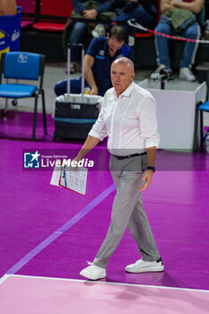 2023-10-29 - Massimo Barbolini (head coach of Savino Del Bene Scandicci) - SAVINO DEL BENE SCANDICCI VS TRASPORTIPESANTI CASALMAGGIORE - SERIE A1 WOMEN - VOLLEYBALL