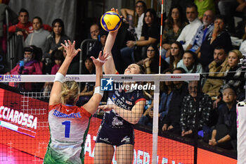 2023-11-04 - Anna Gray for Chieri during Volley Serie A1 F match between Reale Mutua Fener Chieri '76 and Wash4green Pinerolo at Palafenera, Chieri (TO) - REALE MUTUA FENERA CHIERI 76 VS WASH4GREEN PINEROLO - SERIE A1 WOMEN - VOLLEYBALL