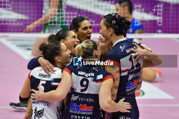 2023-11-04 - Chieri celebrates the win set Volley Serie A1 F match between Reale Mutua Fener Chieri '76 and Wash4green Pinerolo at Palafenera, Chieri (TO) - REALE MUTUA FENERA CHIERI 76 VS WASH4GREEN PINEROLO - SERIE A1 WOMEN - VOLLEYBALL