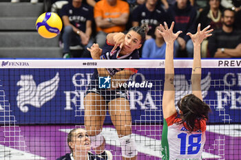 2023-11-04 - Avery Skinner for Chieri during Volley Serie A1 F match between Reale Mutua Fener Chieri '76 and Wash4green Pinerolo at Palafenera, Chieri (TO) - REALE MUTUA FENERA CHIERI 76 VS WASH4GREEN PINEROLO - SERIE A1 WOMEN - VOLLEYBALL