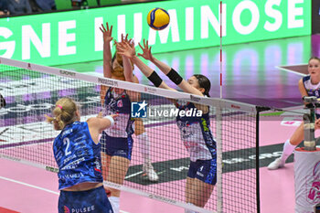 2023-11-12 - Spike of Kathryn Plummer ( Prosecco Doc Imoco Conegliano ). - PROSECCO DOC IMOCO CONEGLIANO VS IL BISONTE FIRENZE - SERIE A1 WOMEN - VOLLEYBALL