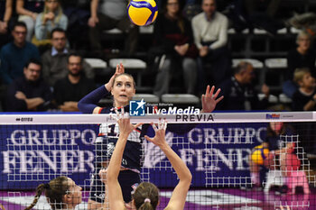 2023-11-18 - Anna Gray of Chieri '76 in action during Volley Serie A1 F match between Reale Mutua Fenera Chieri '76 and Itas Trentino Volley at PalaFenera, Chieri - REALE MUTUA FENERA CHIERI 76 VS ITAS TRENTINO - SERIE A1 WOMEN - VOLLEYBALL