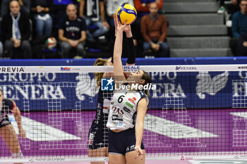 2023-11-18 - Gaia Guiducci of Itas Trentino Volley in action during Volley Serie A1 F match between Reale Mutua Fenera Chieri '76 and Itas Trentino Volley at PalaFenera, Chieri - REALE MUTUA FENERA CHIERI 76 VS ITAS TRENTINO - SERIE A1 WOMEN - VOLLEYBALL