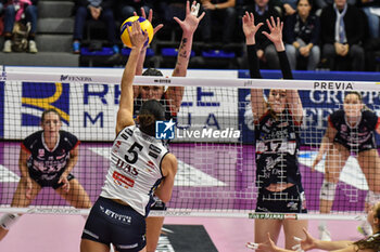 2023-11-18 - Franchesca Michieletto of Itas Trentino Volley during Volley Serie A1 F match between Reale Mutua Fenera Chieri '76 and Itas Trentino Volley at PalaFenera, Chieri - REALE MUTUA FENERA CHIERI 76 VS ITAS TRENTINO - SERIE A1 WOMEN - VOLLEYBALL