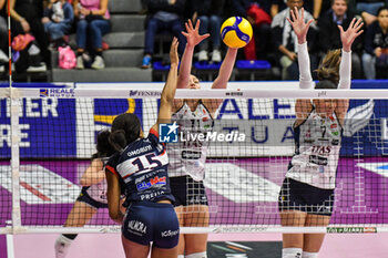 2023-11-18 - Loveth Omoruyi of Chieri '76 in action during Volley Serie A1 F match between Reale Mutua Fenera Chieri '76 and Itas Trentino Volley at PalaFenera, Chieri - REALE MUTUA FENERA CHIERI 76 VS ITAS TRENTINO - SERIE A1 WOMEN - VOLLEYBALL