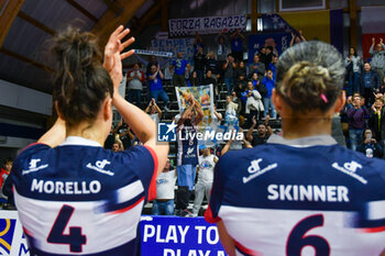 2023-11-18 - Chieri '76 fans Volley Serie A1 F match between Reale Mutua Fenera Chieri '76 and Itas Trentino Volley at PalaFenera, Chieri - REALE MUTUA FENERA CHIERI 76 VS ITAS TRENTINO - SERIE A1 WOMEN - VOLLEYBALL