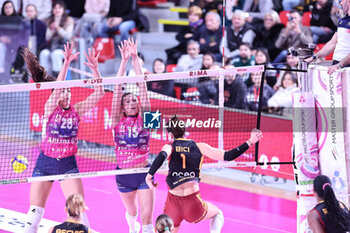 2023-11-26 - Sonia Candi (Vero Volley Milano) Kara Bajema (Vero Volley Milano) Erblira Bici (Roma Volley Club) - ROMA VOLLEY CLUB VS ALLIANZ VV MILANO - SERIE A1 WOMEN - VOLLEYBALL