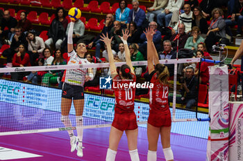 2023-11-26 - Lena Stigrot #8 of Cuneo Granda Volley seen in action during Volley Serie A women 2023/24 match between UYBA E-Work Volley Busto Arsizio and Cuneo Granda Volley at E-Work Arena, Busto Arsizio, Italy on November 26, 2023 - UYBA VOLLEY BUSTO ARSIZIO VS CUNEO GRANDA VOLLEY - SERIE A1 WOMEN - VOLLEYBALL
