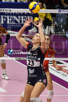 2023-12-03 - Ofelia Malinov of Chieri '76 in action during Serie A1 Femminile match between Reale Mutua Fenera Chieri '76 and UYBA Volley Busto Arsizio at Palafenera, Chieri (TO) - REALE MUTUA FENERA CHIERI 76 VS UYBA VOLLEY BUSTO ARSIZIO - SERIE A1 WOMEN - VOLLEYBALL