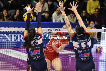 2023-12-03 - Katerina Zakchaiou of Chieri '76 block the ball during Serie A1 Femminile match between Reale Mutua Fenera Chieri '76 and UYBA Volley Busto Arsizio at Palafenera, Chieri (TO) - REALE MUTUA FENERA CHIERI 76 VS UYBA VOLLEY BUSTO ARSIZIO - SERIE A1 WOMEN - VOLLEYBALL