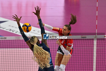 2023-12-10 - Paola
Egonu (Vero Volley Milano) - Lena
Stigrot (Cuneo) - CUNEO GRANDA VOLLEY VS ALLIANZ VV MILANO - SERIE A1 WOMEN - VOLLEYBALL