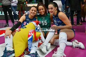 2023-12-10 - Teodora
Pusic, Brenda
Castillo and Vittoria
Prandi (Vero Volley Milano) - CUNEO GRANDA VOLLEY VS ALLIANZ VV MILANO - SERIE A1 WOMEN - VOLLEYBALL