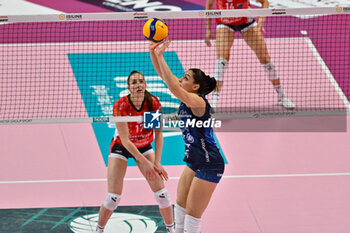 2023-12-10 - Anna
Haak (Cuneo) - Vittoria
Prandi (Vero Volley Milano) - CUNEO GRANDA VOLLEY VS ALLIANZ VV MILANO - SERIE A1 WOMEN - VOLLEYBALL