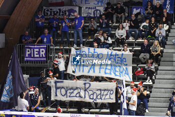 2023-12-17 - Chieri '76 Fans during Serie A1 Femminile between Reale Mutua Fenera Chieri '76 and Honda Olivero S.Bernardo Cuneo at PalaFenera, Chieri (TO) - REALE MUTUA FENERA CHIERI 76 VS CUNEO GRANDA VOLLEY - SERIE A1 WOMEN - VOLLEYBALL