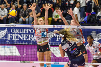2023-12-17 - Kaja Grobelna of Chieri '76 in action during Serie A1 Femminile between Reale Mutua Fenera Chieri '76 and Honda Olivero S.Bernardo Cuneo at PalaFenera, Chieri (TO) - REALE MUTUA FENERA CHIERI 76 VS CUNEO GRANDA VOLLEY - SERIE A1 WOMEN - VOLLEYBALL