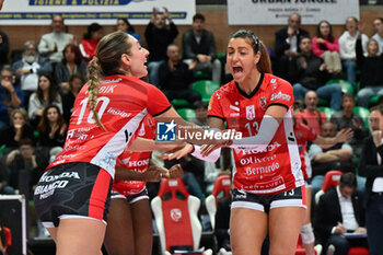2023-12-26 - Madison
Kubik (Cuneo) and Signorile Noemi (Cuneo)

 celebrates after scoring a point - CUNEO GRANDA VOLLEY VS WASH4GREEN PINEROLO - SERIE A1 WOMEN - VOLLEYBALL